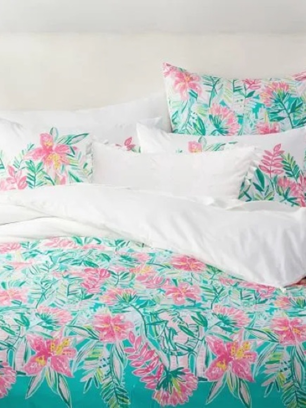 Lilly Pulitzer x pottery barn set of 2 26x26 shams Lilly of the jungle